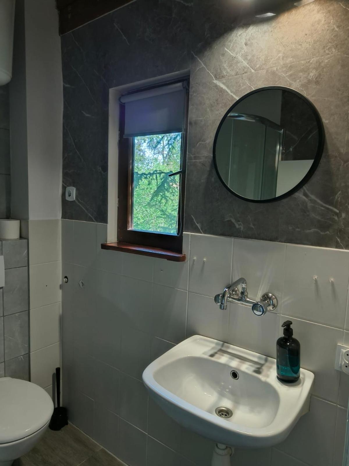 Pod Kogutkiem Villa Kruklanki Exteriör bild